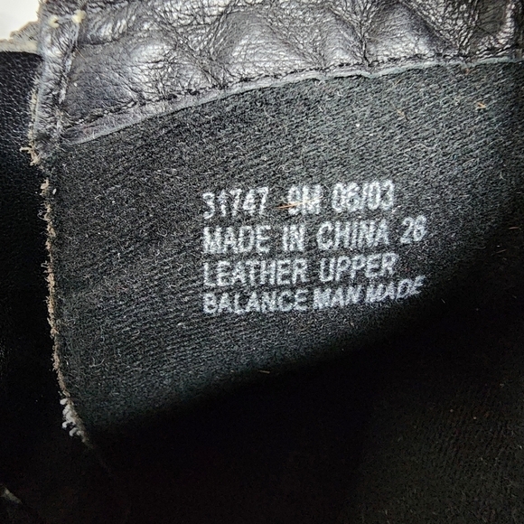 CLARKS SIDE ZIPPER BLOCK HEEL ANKLE BOOT - Picture 10 of 10